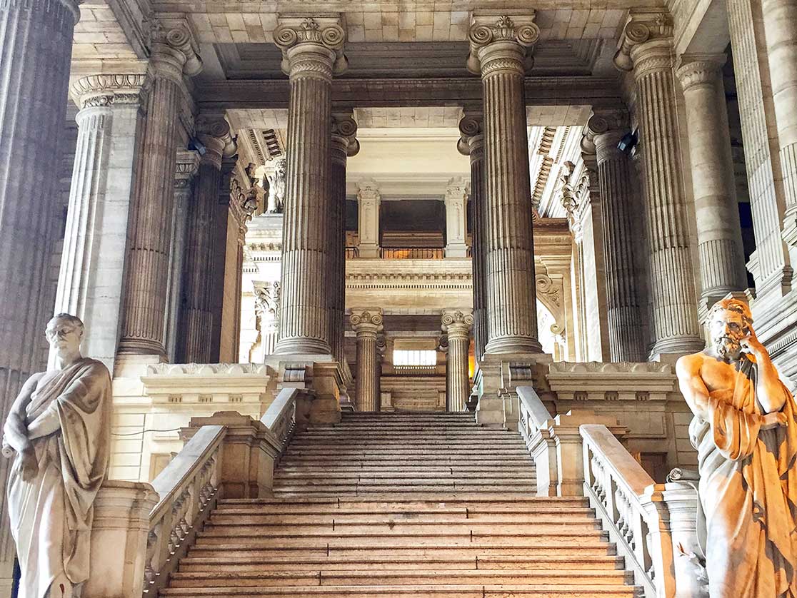 Palacio de justicia de Bruselas, majestuoso e imprescindible