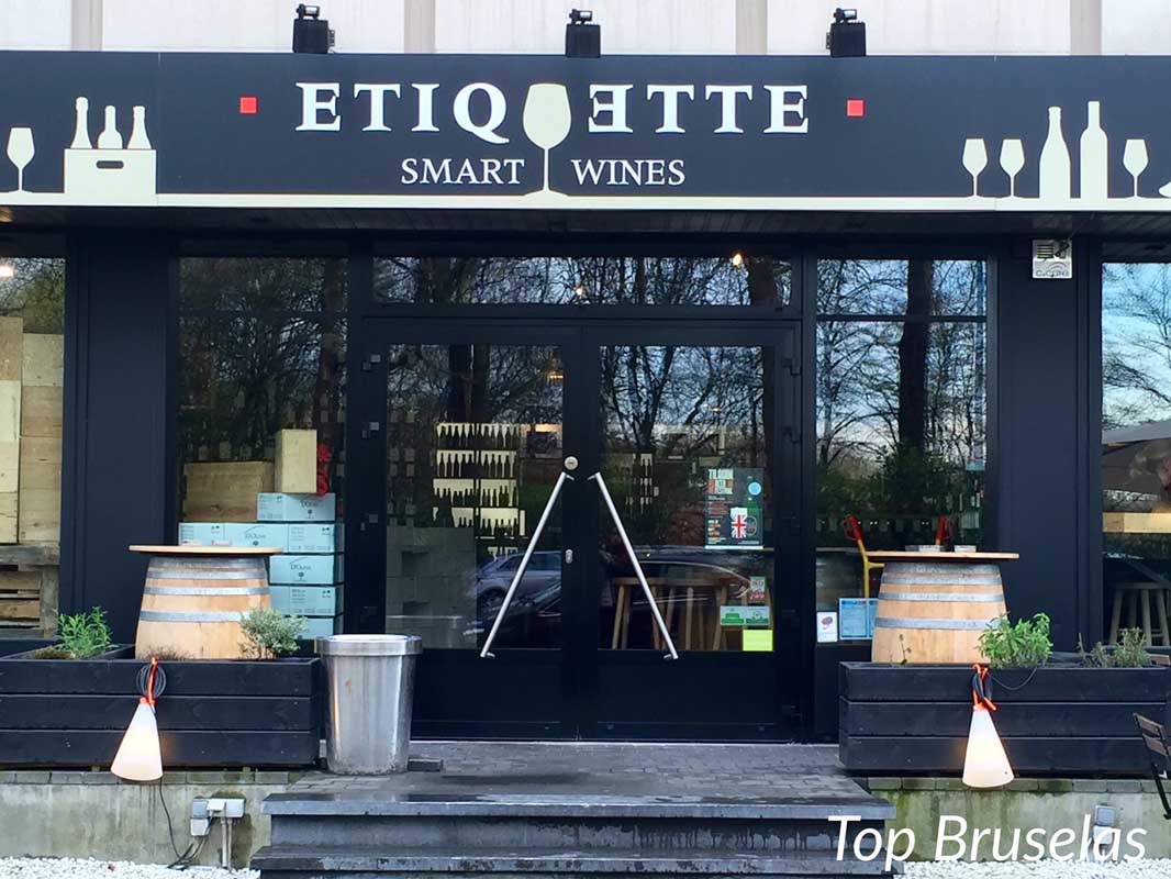 Etiquette, bar de vinos con clientela cosmopolita