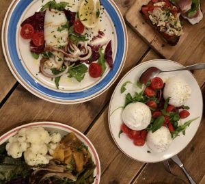 Comida del mundo sin salir de casa. Pulpo y ensalada caprese